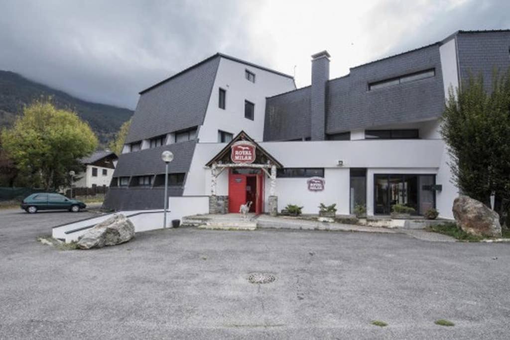 Le Repere Du Cerf T2 Residence Royal Milan St Lary Soulan Saint-Lary-Soulan Exteriér fotografie